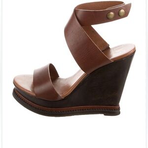 Diane von Furstenberg Omni wedge size 6.5